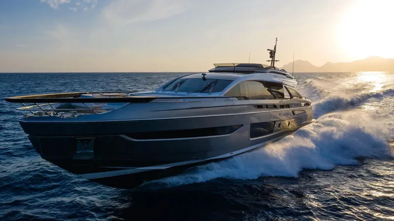 Lance West Yacht Photos Pics 