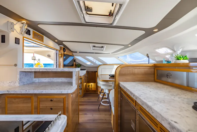 Gilli Girl Yacht Photos Pics 