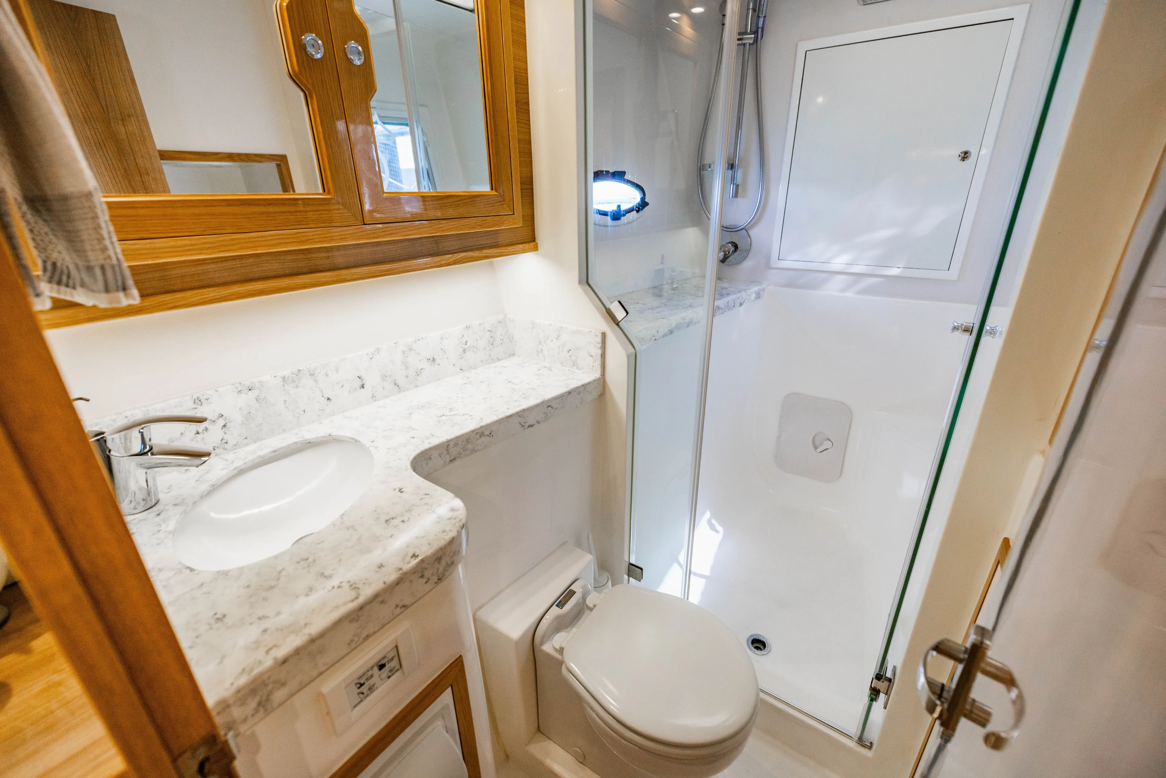 Gilli Girl Yacht Photos Pics 