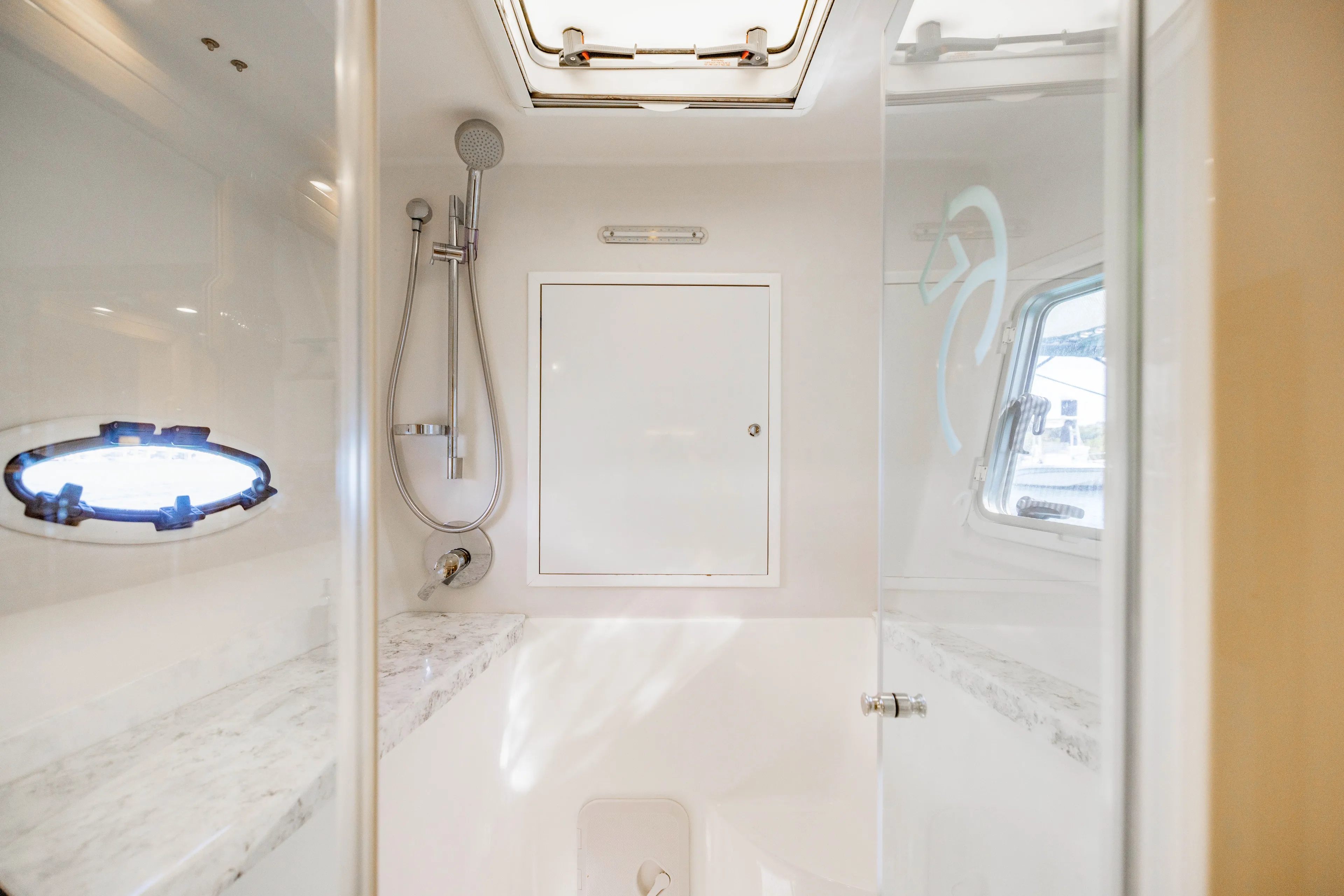 Gilli Girl Yacht Photos Pics 