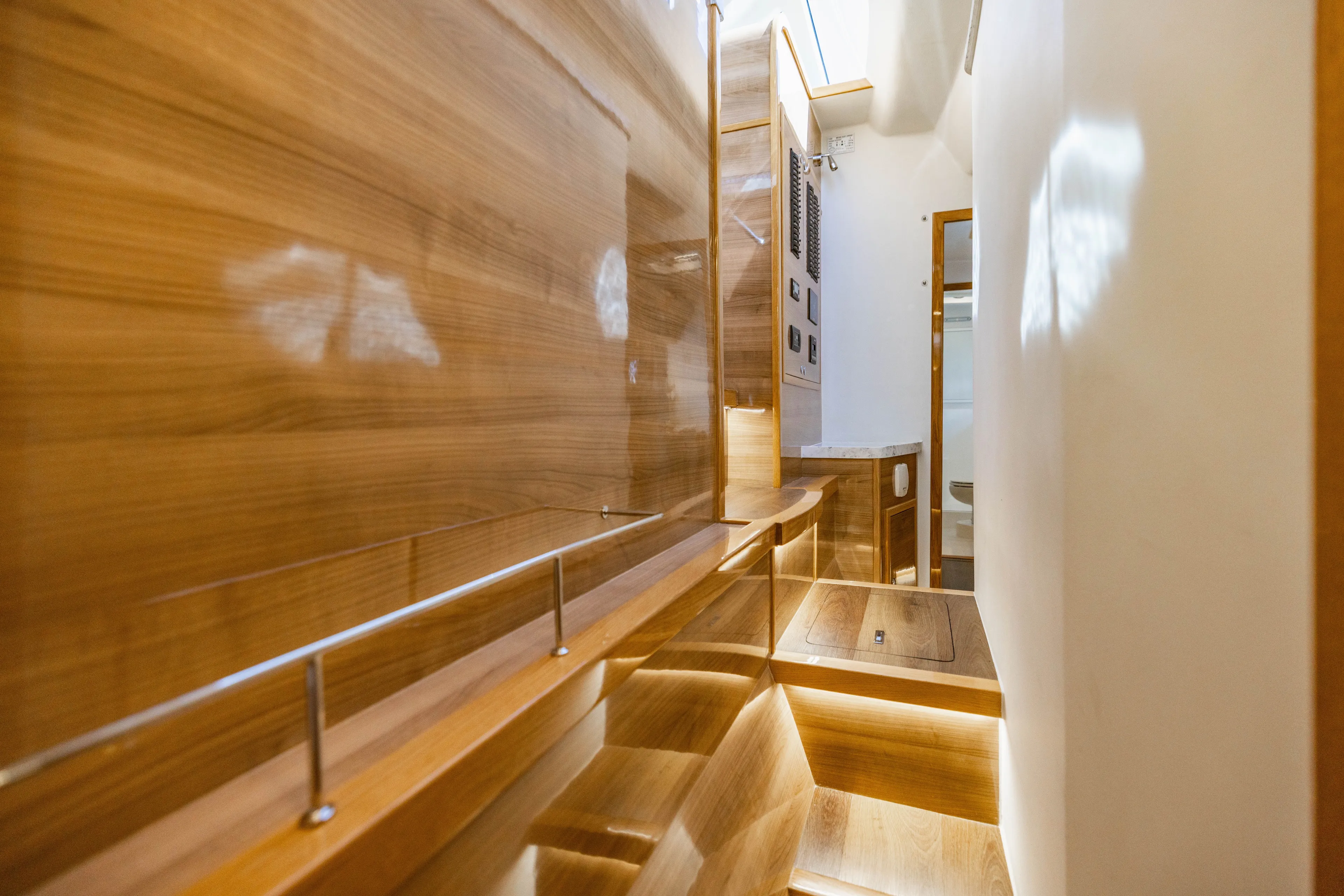 Gilli Girl Yacht Photos Pics 