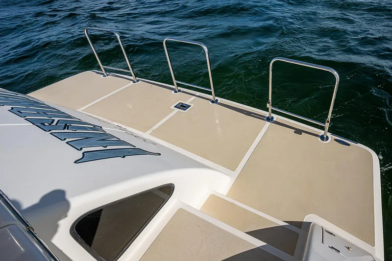 Insanity Yacht Photos Pics 