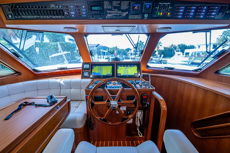 Insanity Yacht Photos Pics 