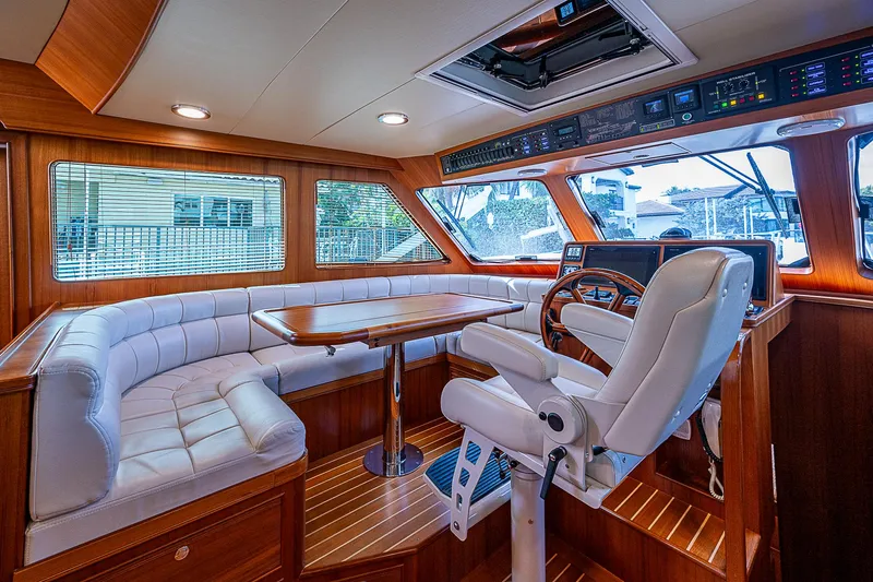 Insanity Yacht Photos Pics 