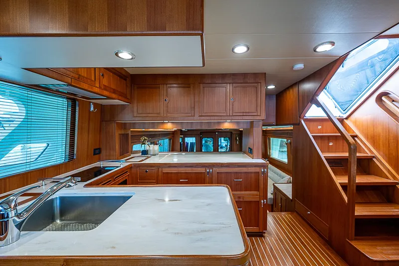 Insanity Yacht Photos Pics 