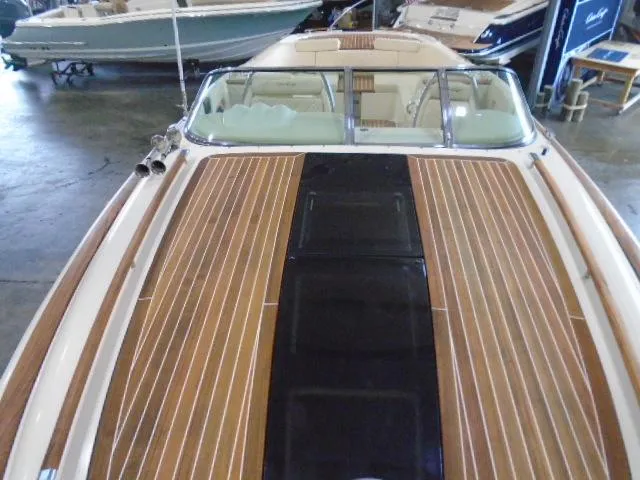  Yacht Photos Pics 2017 Chris-Craft Corsair 32 with sleek wood paneling.