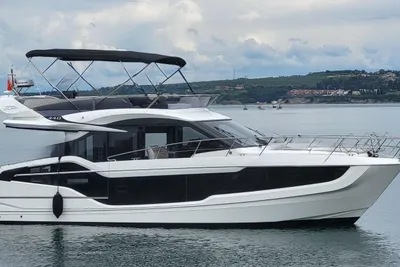 Galeon 440 Fly