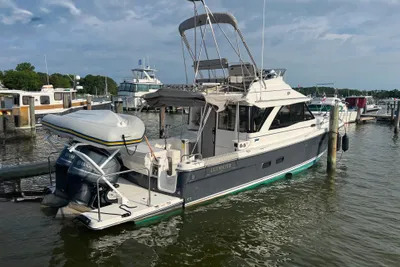 Cutwater C-32 CB