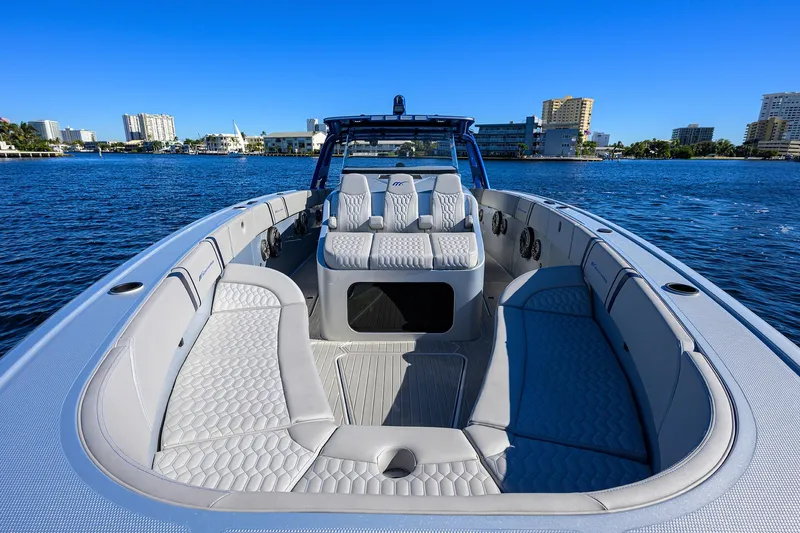 Palladium Yacht Photos Pics Midnight Express 43 PALLADIUM - Forward Bow Seating