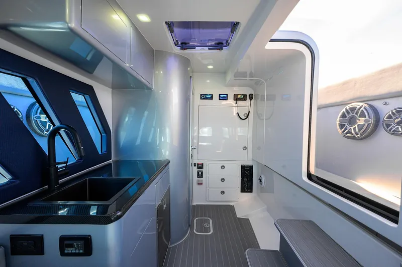 Palladium Yacht Photos Pics Midnight Express 43 PALLADIUM - Cabin & Galley