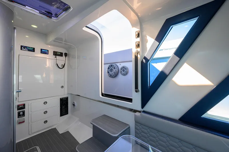 Palladium Yacht Photos Pics Midnight Express 43 PALLADIUM - Cabin