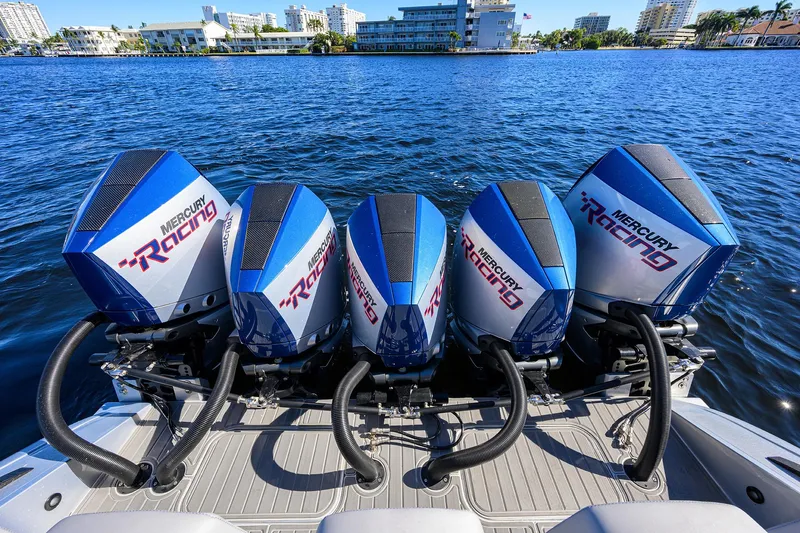 Palladium Yacht Photos Pics Midnight Express 43 PALLADIUM - Engines