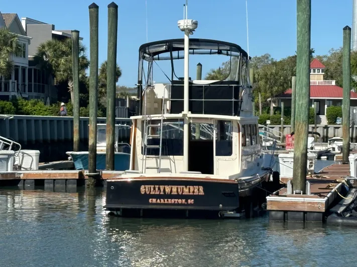 Gullywhumper Yacht Photos Pics Ellis 36 Flybridge 2001 boat docked in Charleston, SC marina.