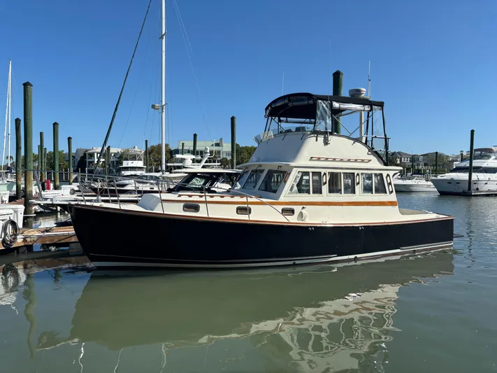 Gullywhumper Yacht Photos Pics 
