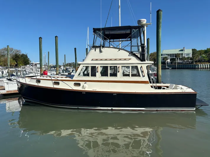 Gullywhumper Yacht Photos Pics 