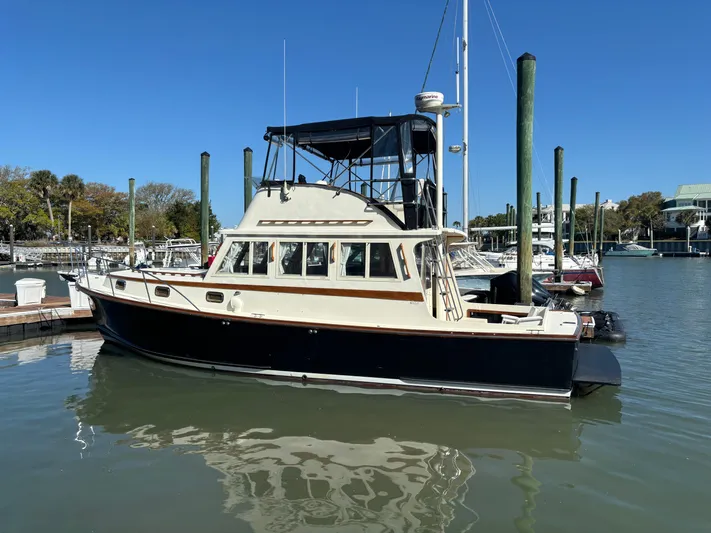Gullywhumper Yacht Photos Pics 