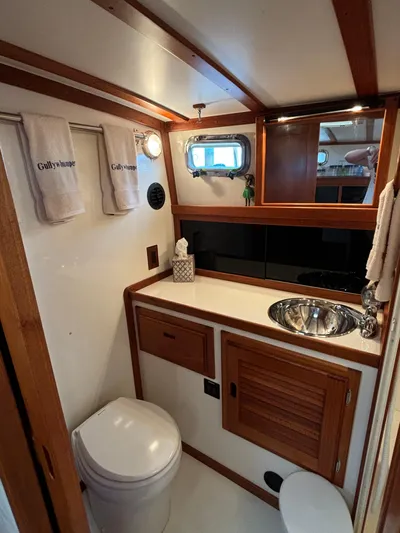 Gullywhumper Yacht Photos Pics 