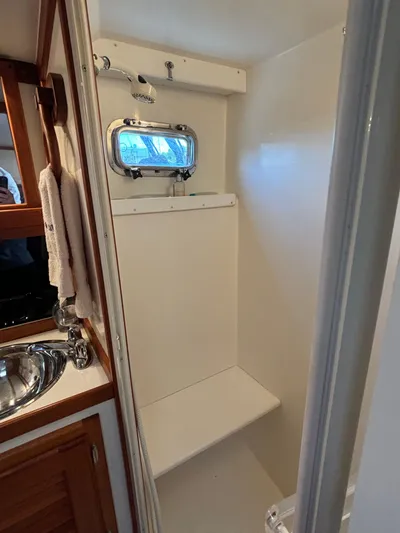 Gullywhumper Yacht Photos Pics 