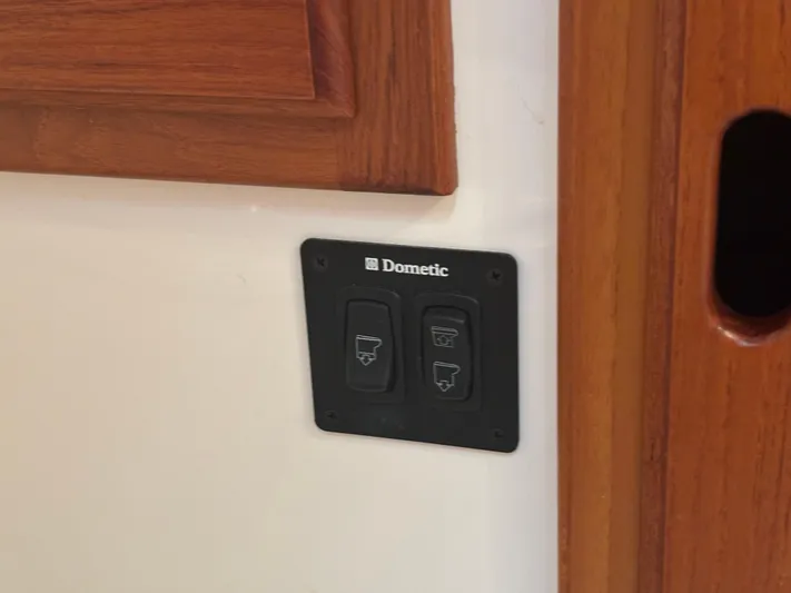 Gullywhumper Yacht Photos Pics 