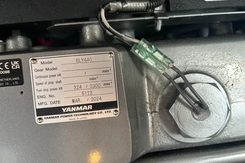 Gullywhumper Yacht Photos Pics 