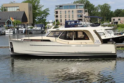 2011 Greenline 33