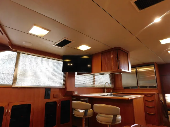 Fin's Yacht Photos Pics 