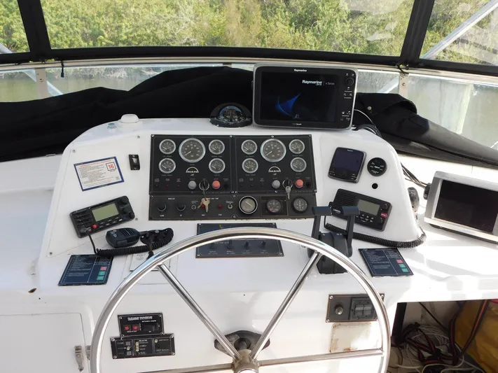 Fin's Yacht Photos Pics 