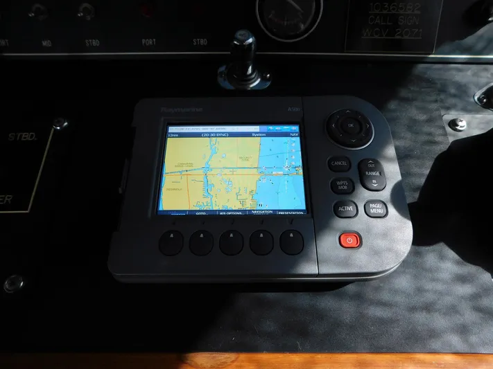 Fin's Yacht Photos Pics 