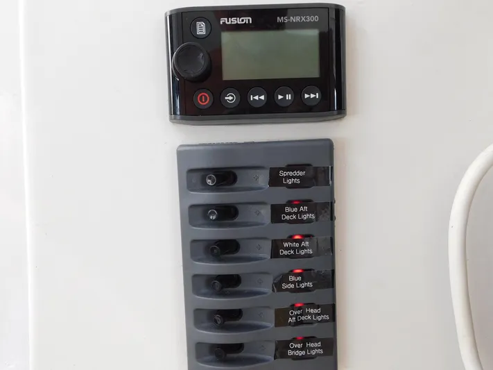 Fin's Yacht Photos Pics 