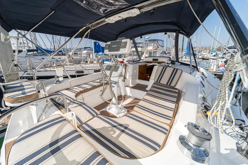 Saba Rock'n Yacht Photos Pics 