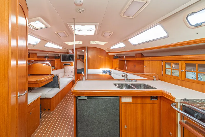 Saba Rock'n Yacht Photos Pics 