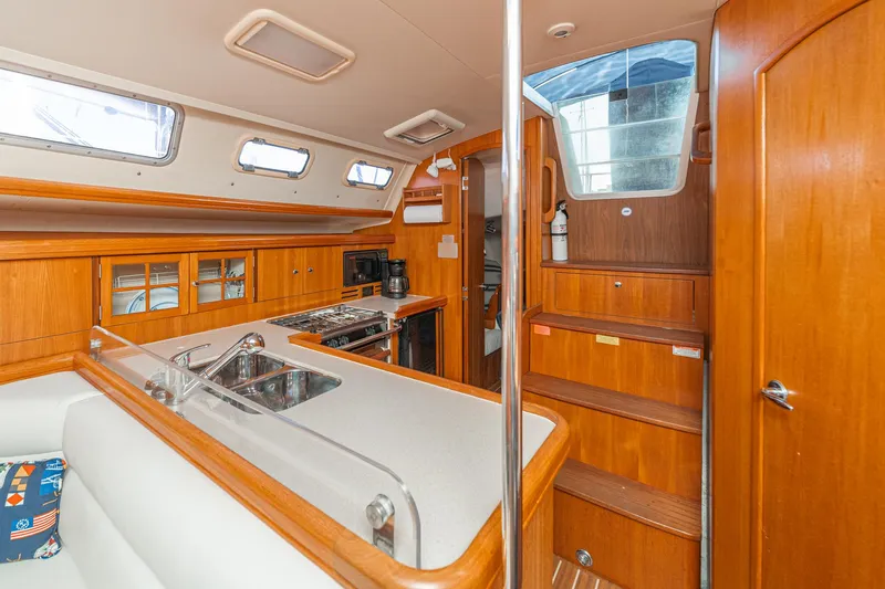 Saba Rock'n Yacht Photos Pics 