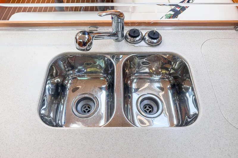 Saba Rock'n Yacht Photos Pics 