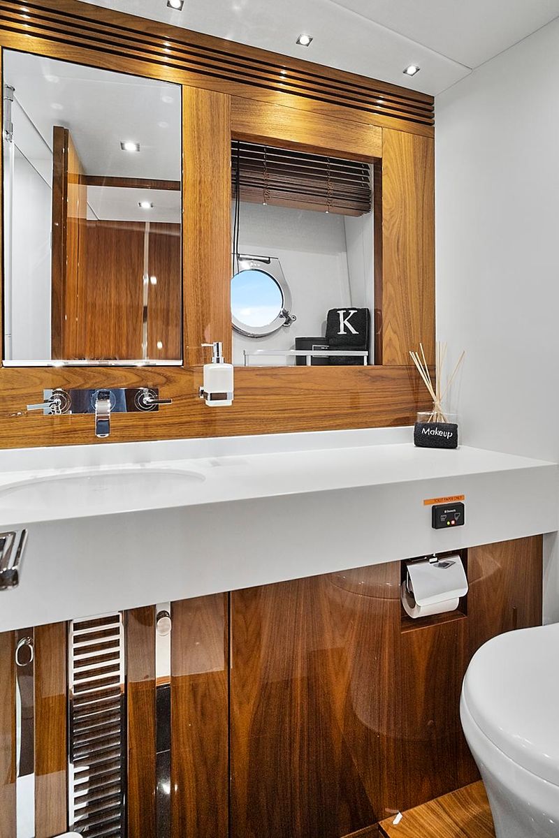 2016 Sunseeker 68 