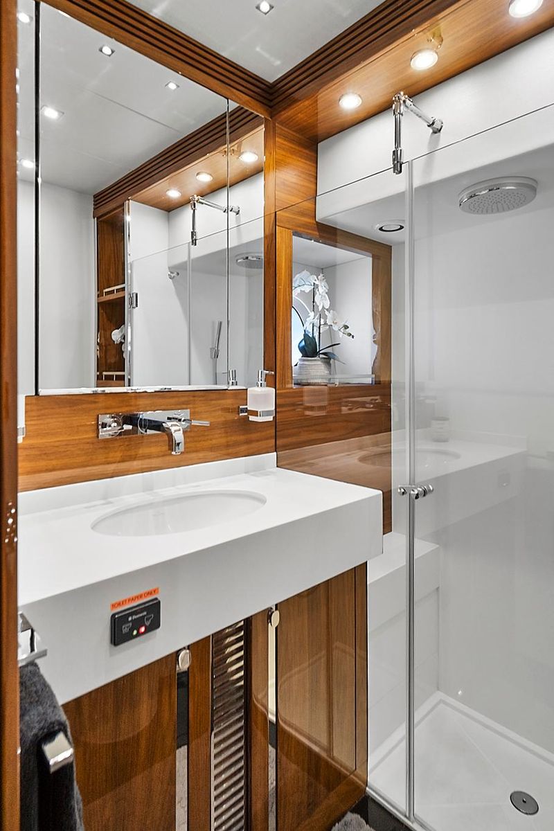 2016 Sunseeker 68 
