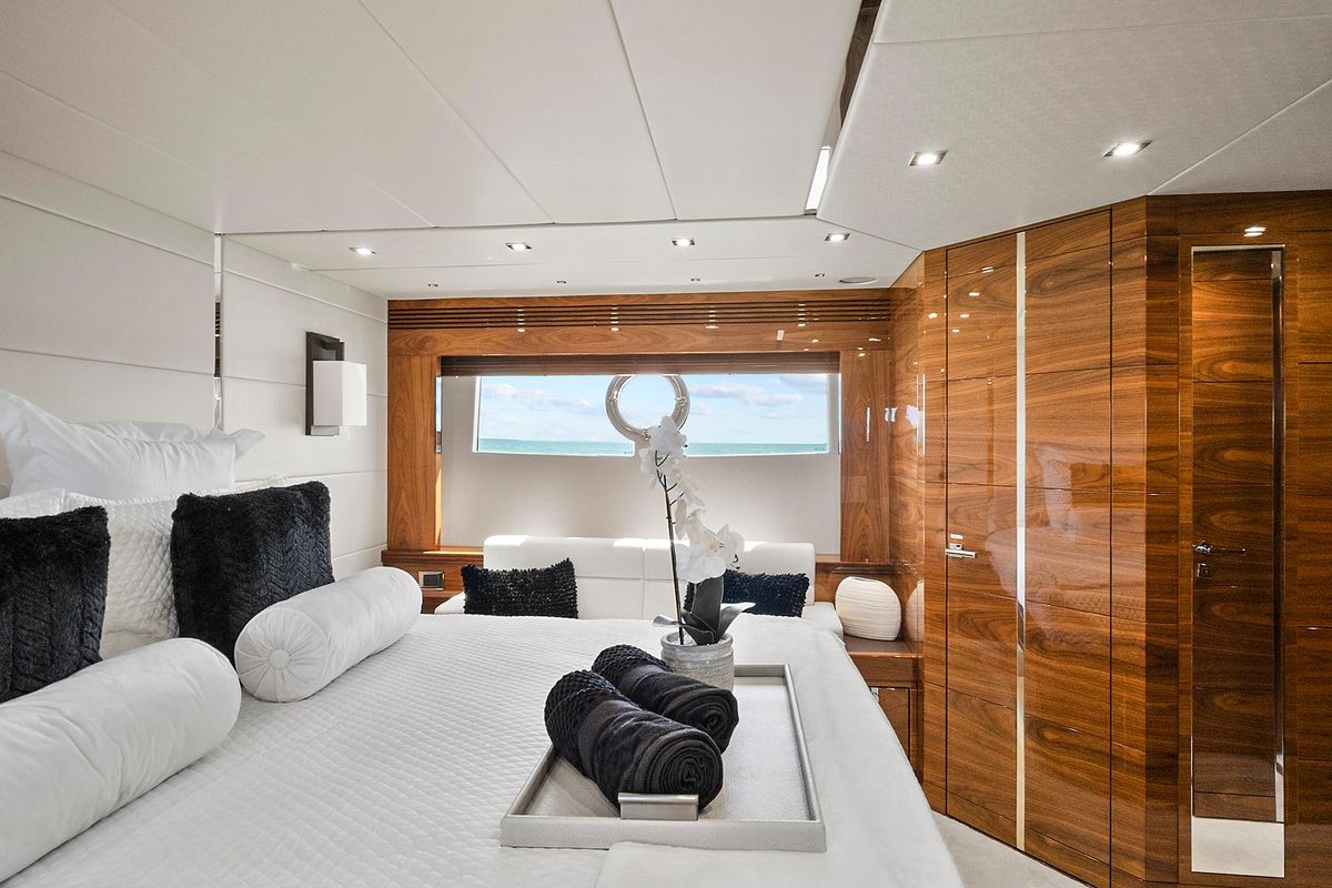 2016 Sunseeker 68 