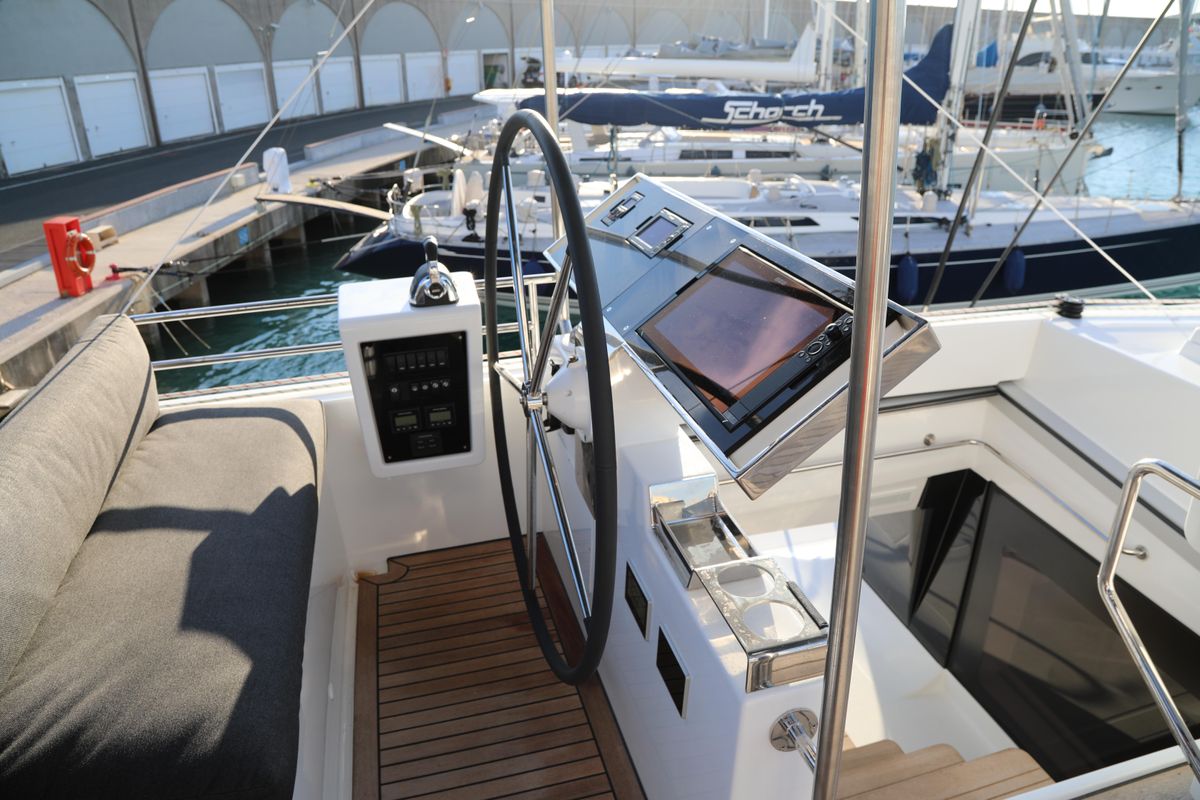2020 Lagoon 62 