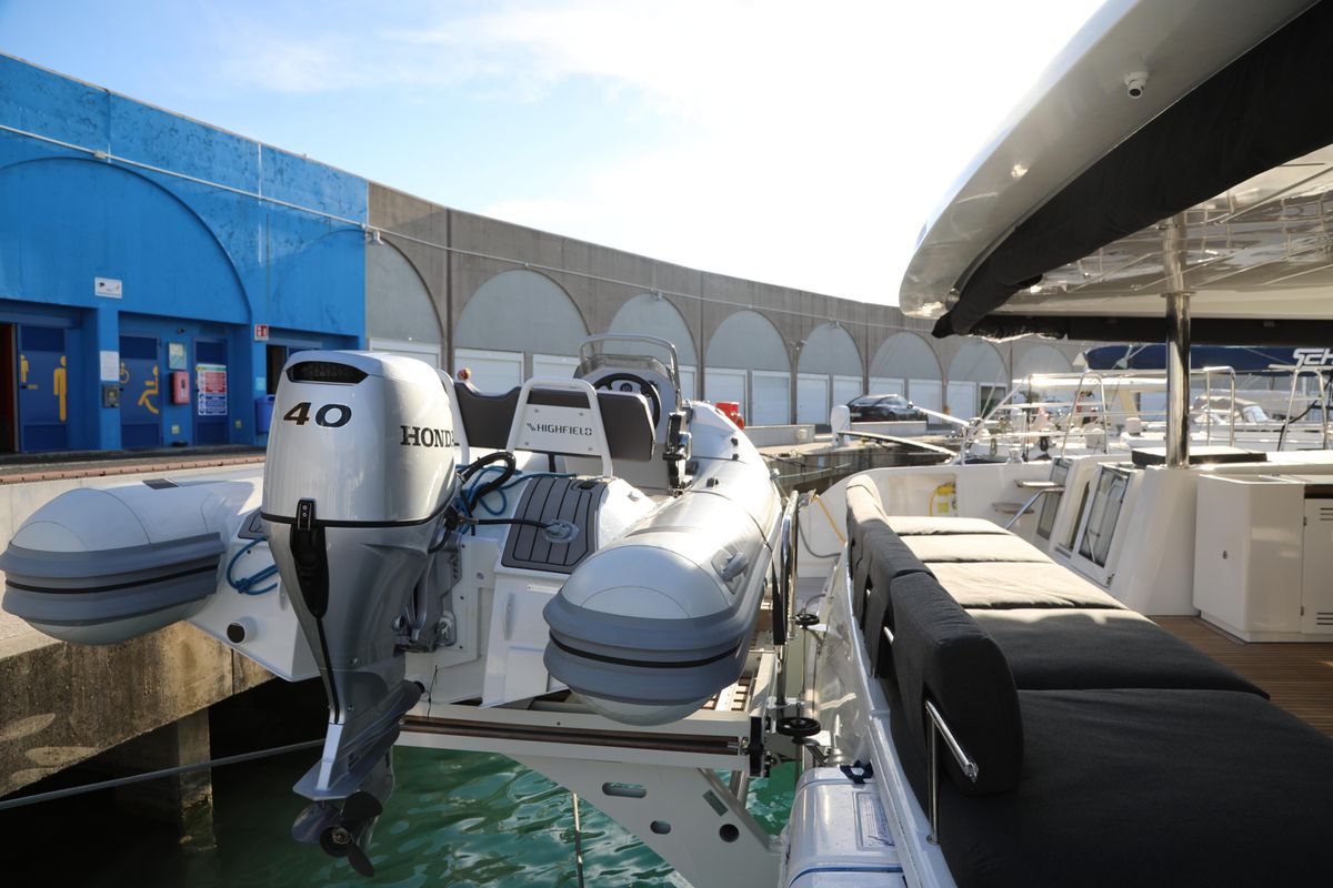 2020 Lagoon 62 