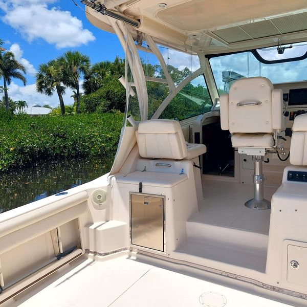 2016 Grady-White Express 330