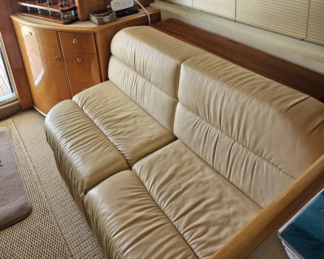 My Girls Too Yacht Photos Pics Luxurious leather seating in 1998 Viking Princess 460 Sport Cruiser Flybridge yacht interior.