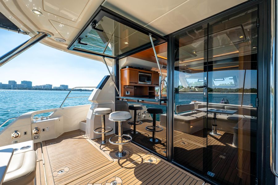 2018 Aquila 44 Yacht