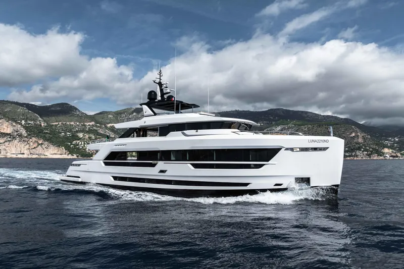 Vayus Yacht Photos Pics 