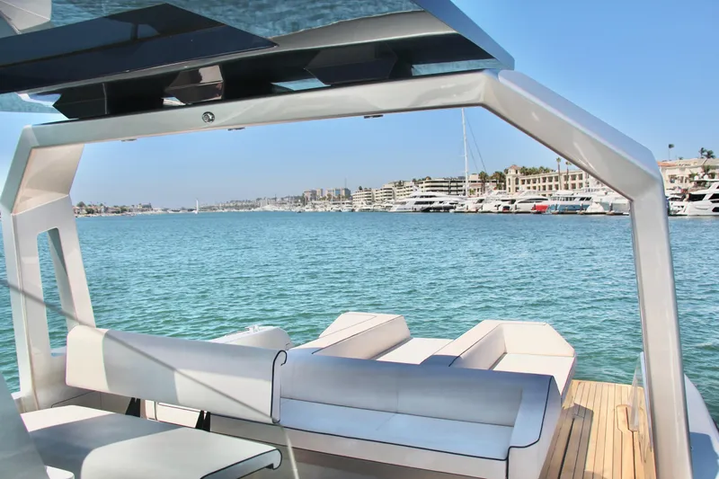  Yacht Photos Pics Modern Maori 50 yacht interior with ocean view, 2017 model.