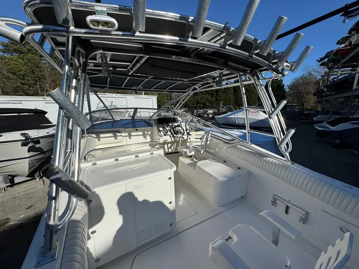  Yacht Photos Pics 2008 Fountain 38 Sportfish Express Cruiser interior with helm and seating area.