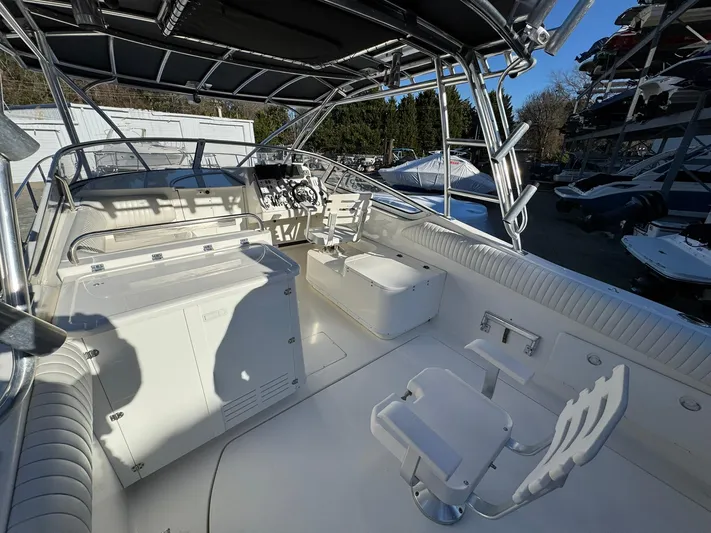  Yacht Photos Pics 2008 Fountain 38 Sportfish Express Cruiser interior with helm and seating area.