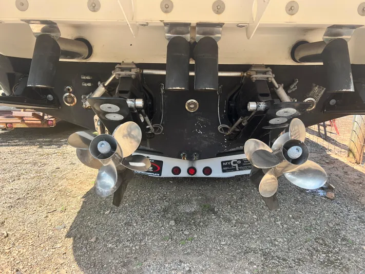  Yacht Photos Pics 2008 Fountain 38 Sportfish Express Cruiser propellers and exhaust system, rear view.