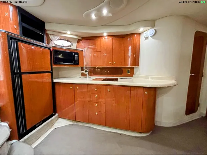 Lady Barb Yacht Photos Pics Interior of 1998 Sea Ray 400 Sundancer yacht.