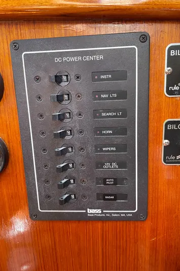 Bushwacker Yacht Photos Pics DC power center panel on 1972 Bertram 31 Sedan Hardtop Cruiser.
