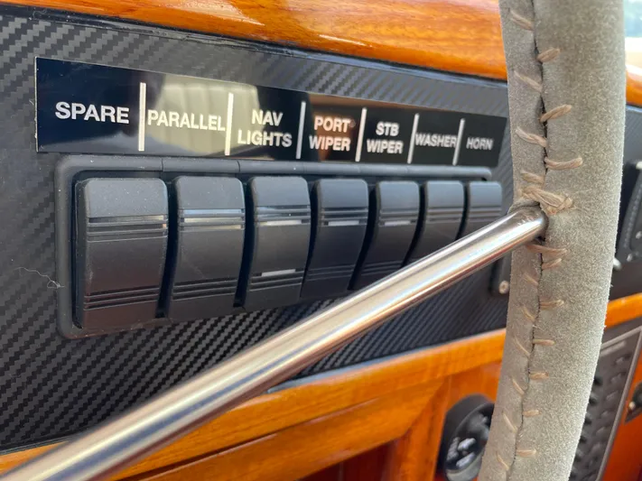 Bushwacker Yacht Photos Pics Dashboard controls of a 1972 Bertram 31 Sedan Hardtop Cruiser.