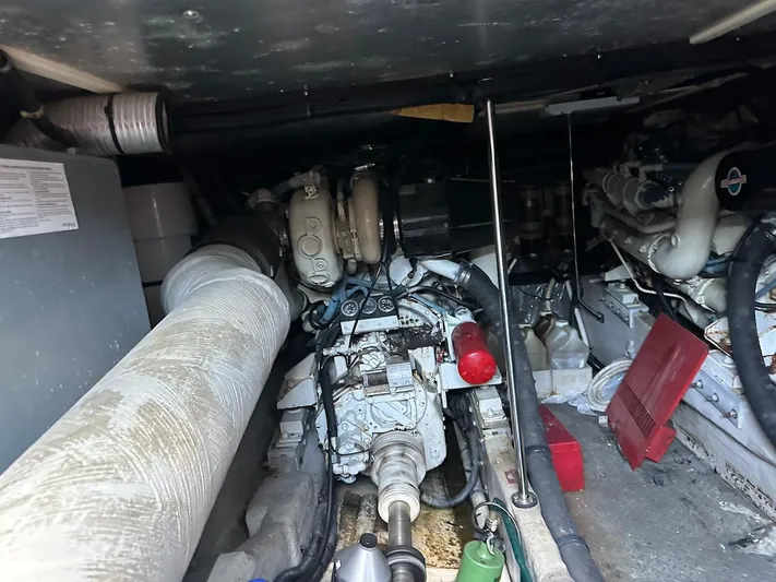  Yacht Photos Pics Engine room of a 1997 Sea Ray 550 Sedan Bridge yacht.